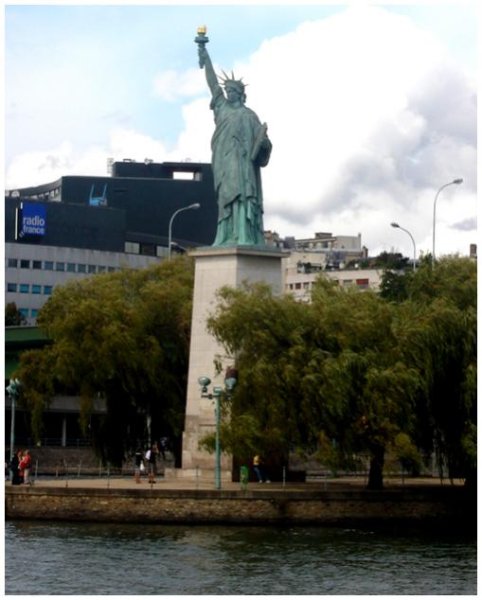 Статуя Свободы - маленькая версия.