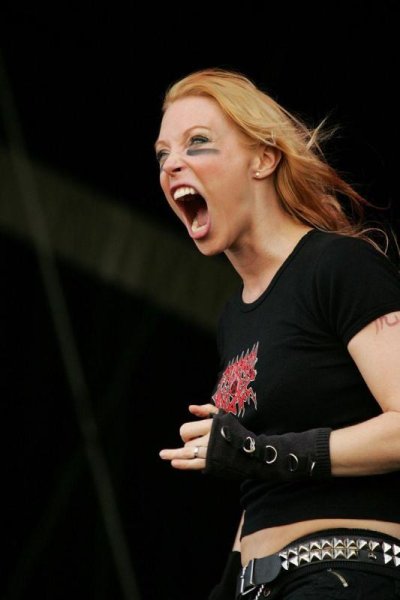 Angela Gossow (сынуляяя, порааа в школууу!!!)