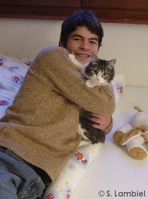 Ну и уж раз Жу был со своей собачкой, вот вам Ламби со своим кошаком. )))