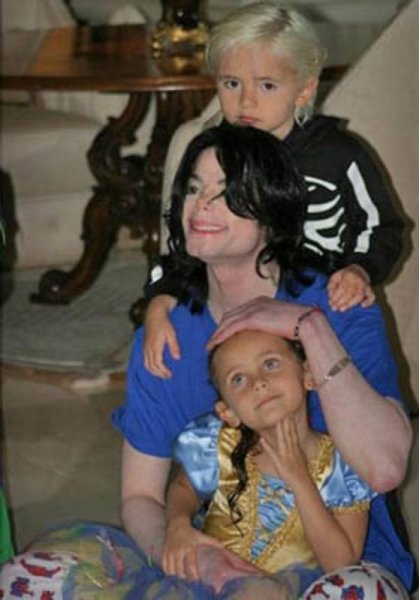 Майкл с детьми