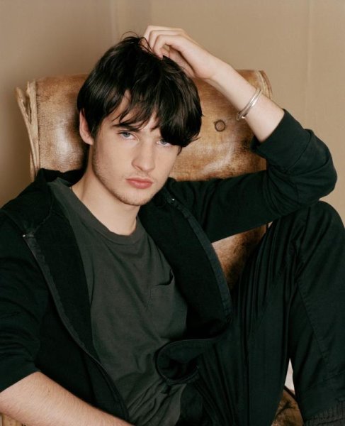 Tom Sturridge