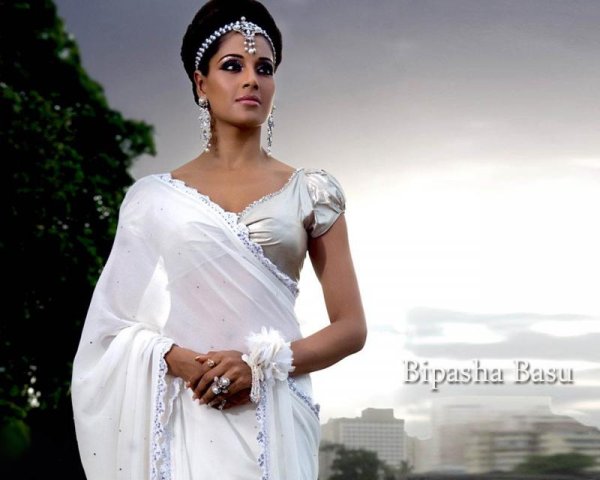 Bipasha Basu 290 1249899154