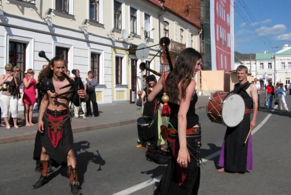VIII Фестиваль национальных культур
Европейская средневековая музыка
(Советская площадь)