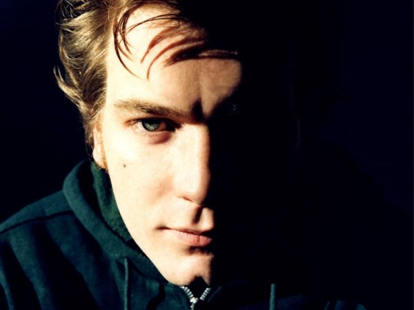 kinopoisk.ru Ewan McGregor 606612  w  800