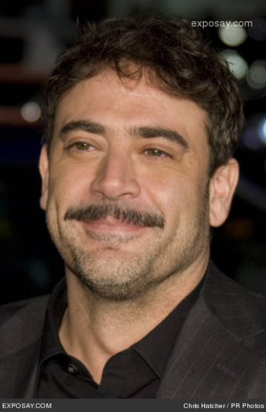 jeffrey dean morgan attends ps i love you premiere 33