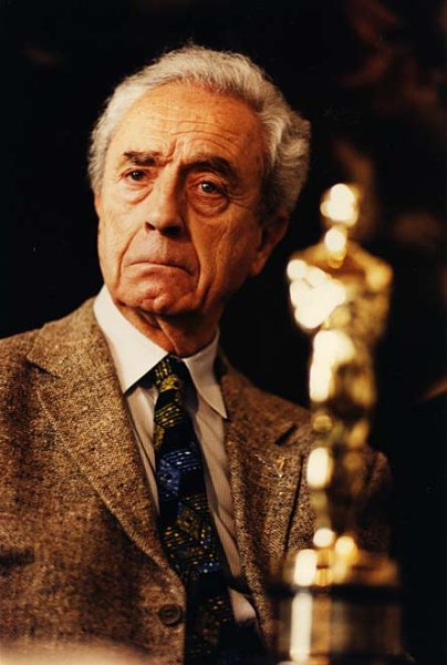 В 1995 г. Антониони получил Почетный Оскар