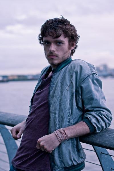 Richard Madden
За чудесные рыжие шотландские кудряшки.