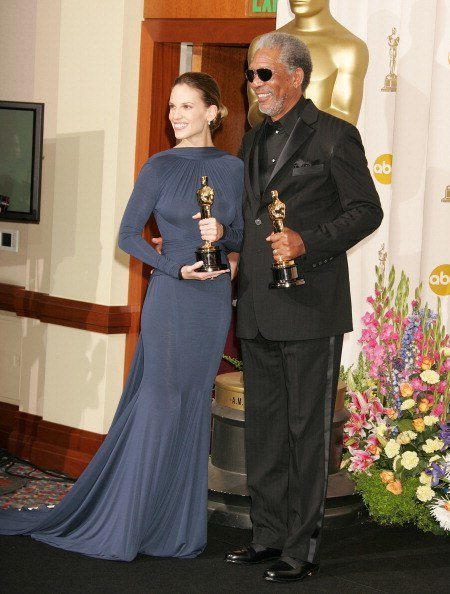 Хилари Суонк и Морган Фриман (церемония награждения Оскар 2005)
