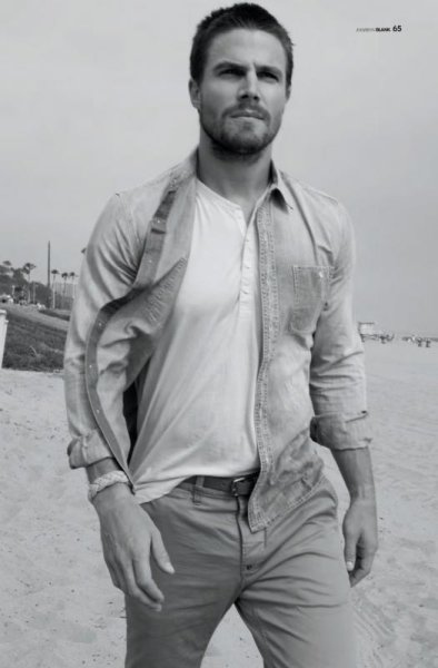 Stephen Amell