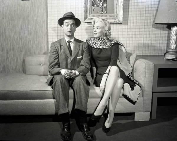 MM and Tommy Noonan in a publicity still for Gentlemen Prefer Blondes