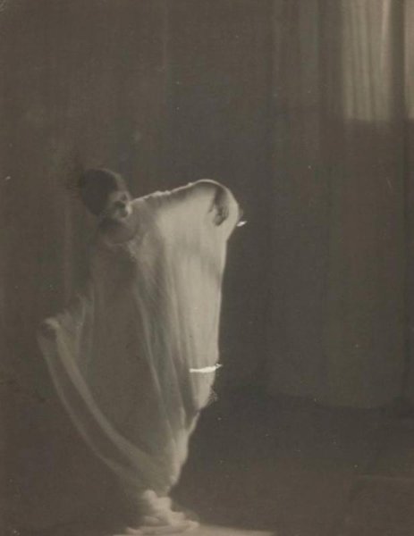 Dancers by Clarence Hudson White, 1911