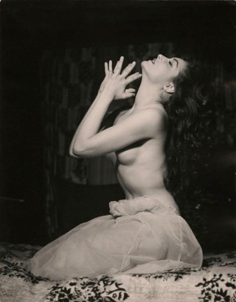 Julie Newmar photographed by Peter Basch, 1950