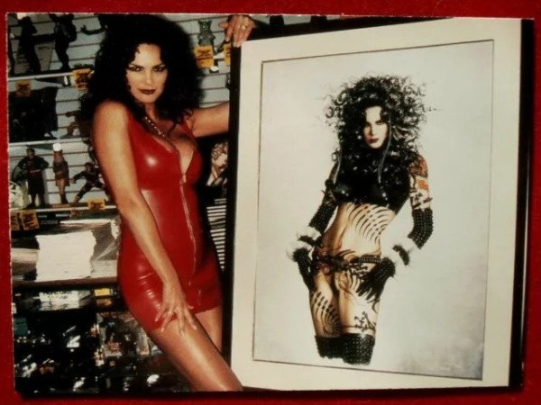 JULIE-STRAIN-QUEEN-OF-THE-B-MOVI (1).jpg