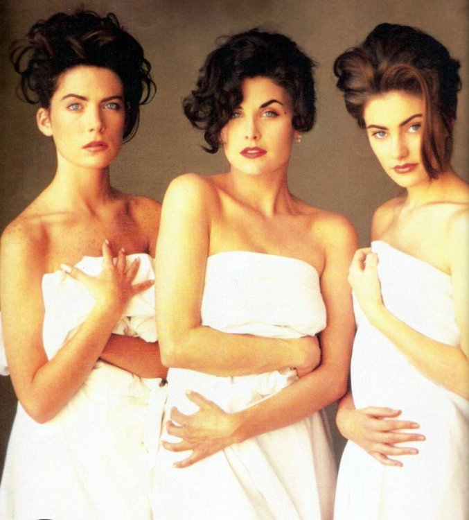 the-women-of-twin-peaks-rolling-stone-1990-v0-1gyx1go2r9491.thumb.jpg.b544375b661ce2b7e7a0584996face54.jpg